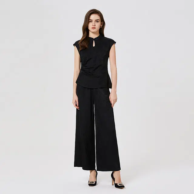 NINE WEST