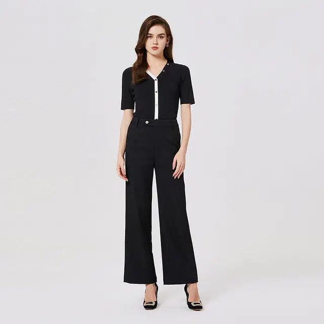 NINE WEST V