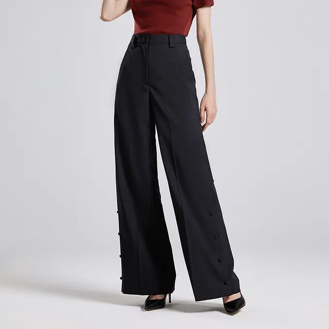 NINE WEST