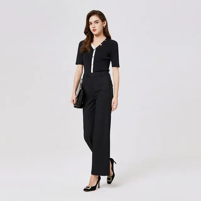 NINE WEST V