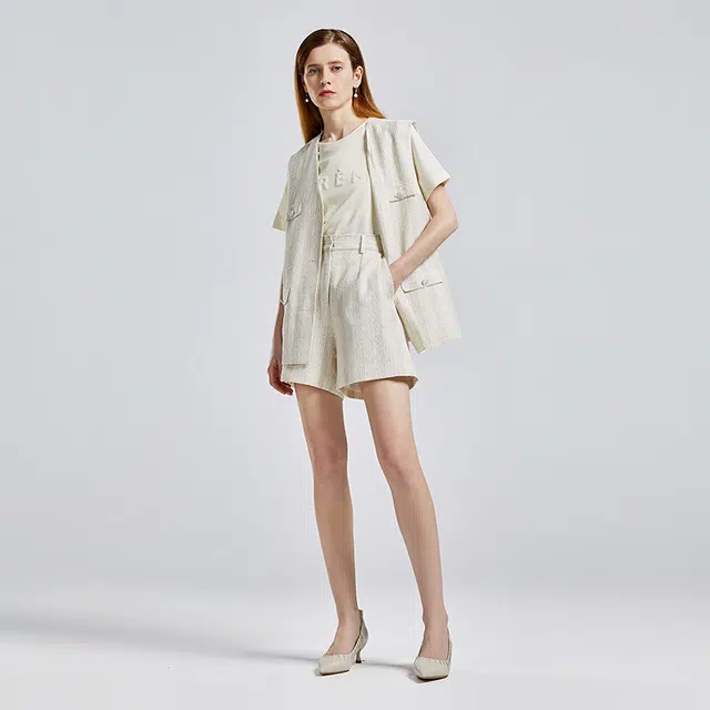 NINE WEST V