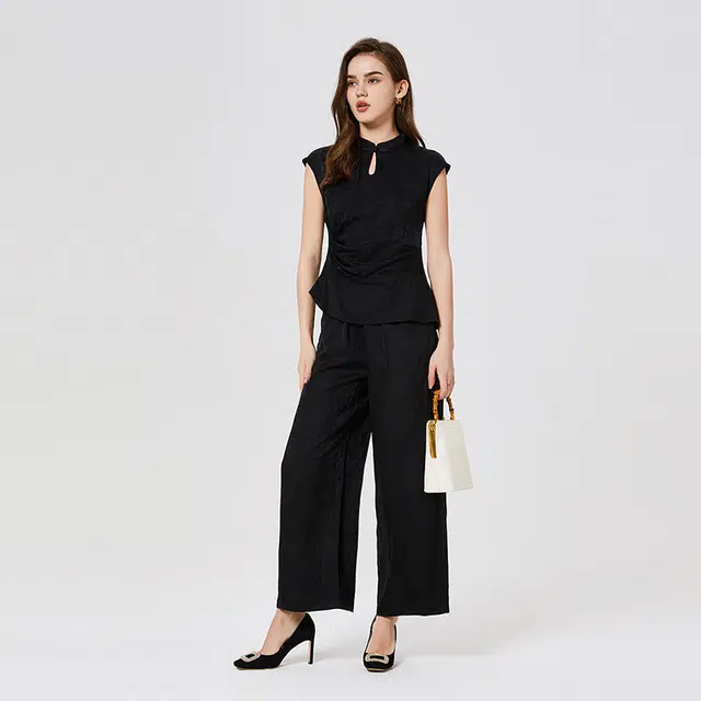 NINE WEST