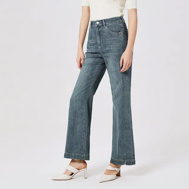 NINE WEST