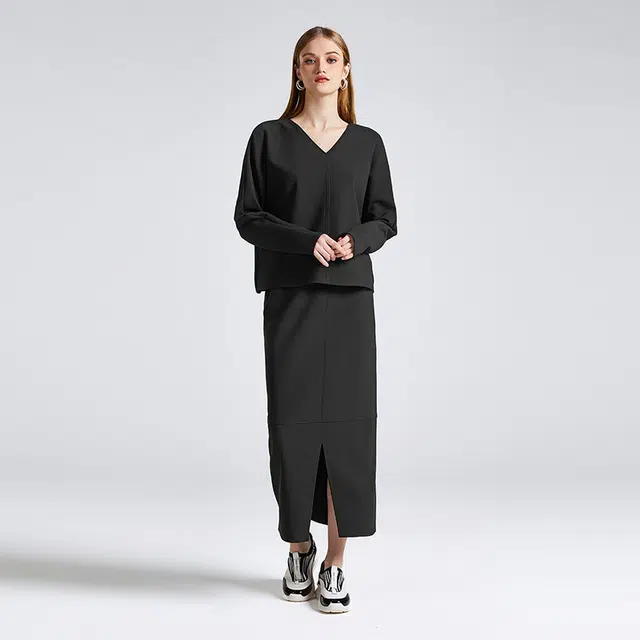NINE WEST V