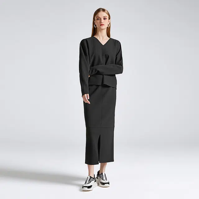 NINE WEST V