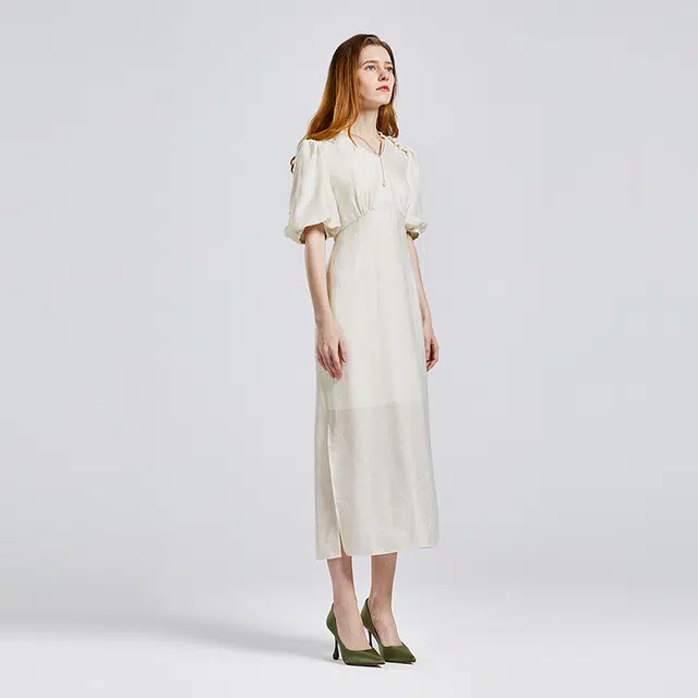 NINE WEST V
