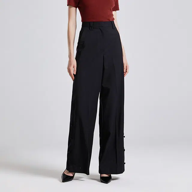 NINE WEST