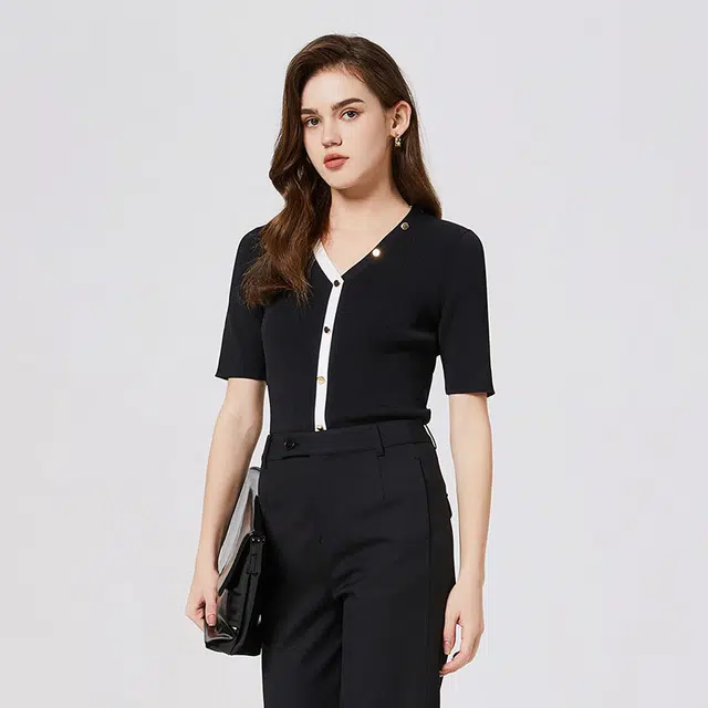 NINE WEST V