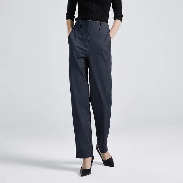 NINE WEST