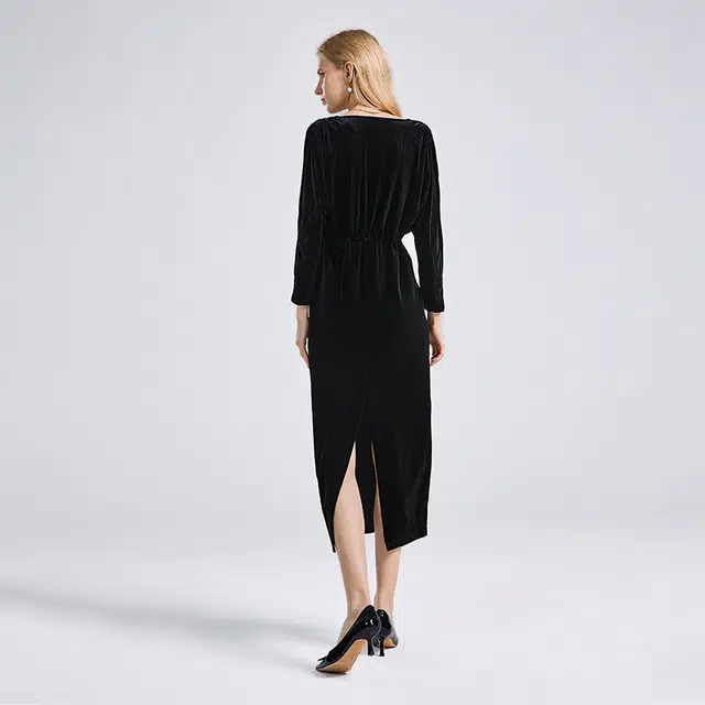 NINE WEST V