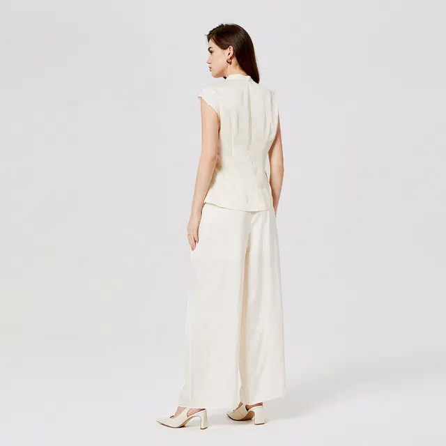 NINE WEST