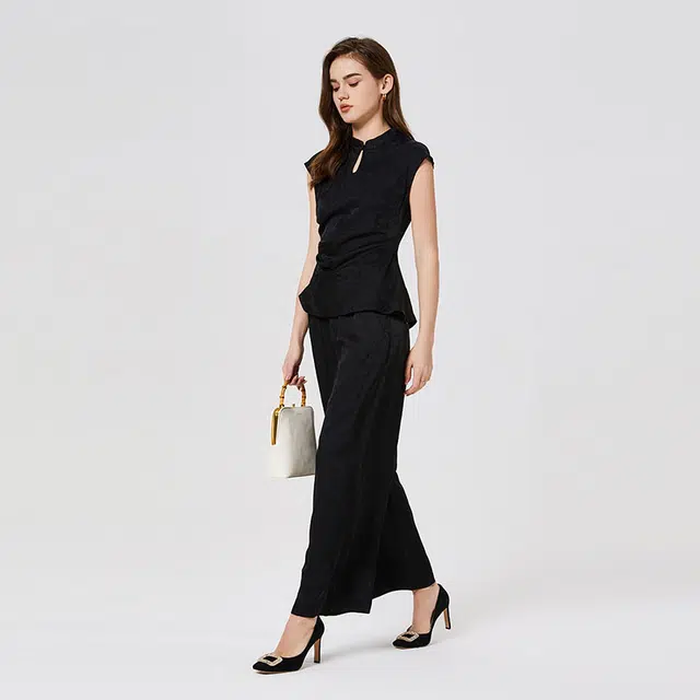 NINE WEST