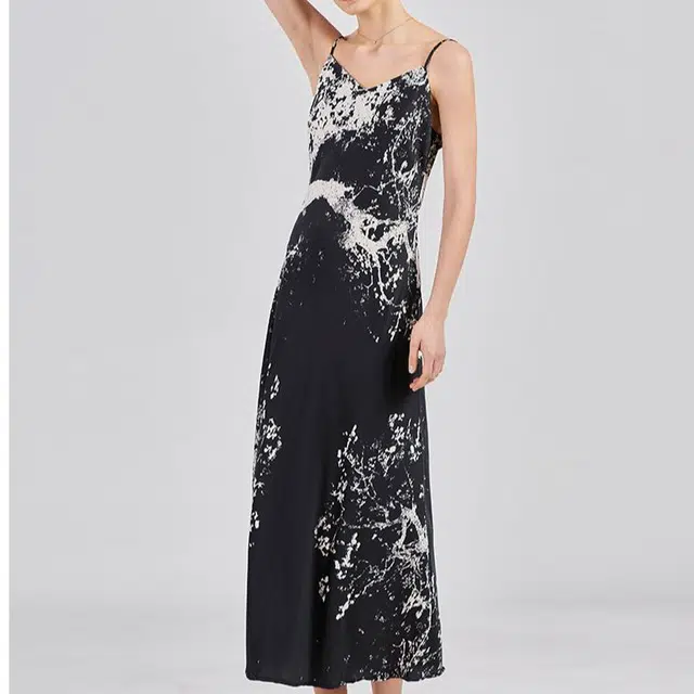 NINE WEST V