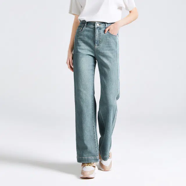 NINE WEST