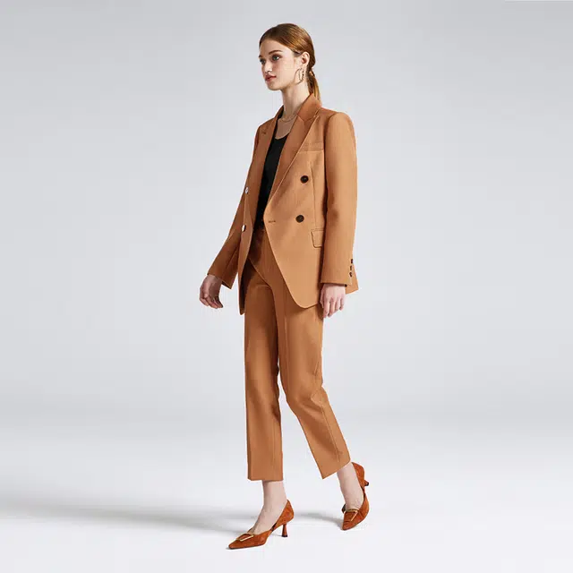 NINE WEST