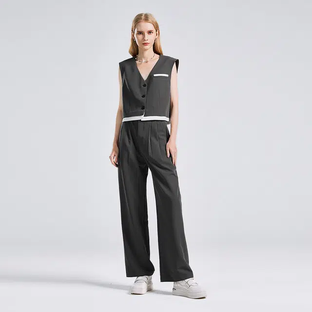 NINE WEST