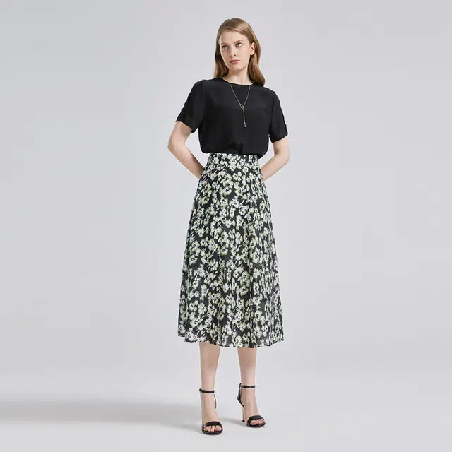 NINE WEST