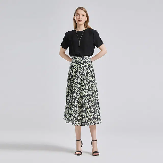NINE WEST