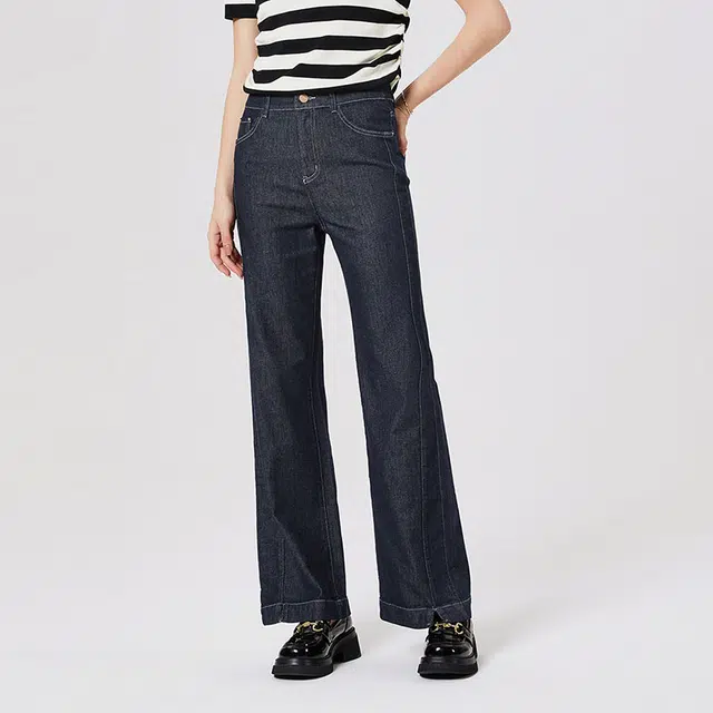 NINE WEST