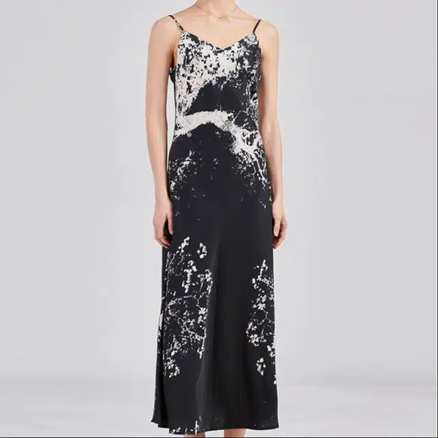 NINE WEST V