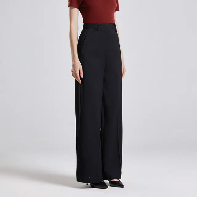 NINE WEST