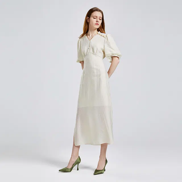 NINE WEST V