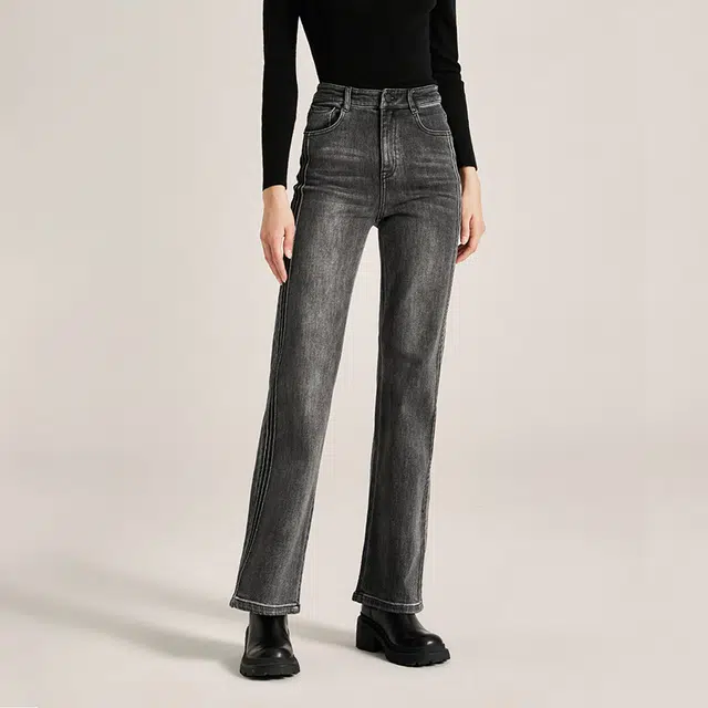 NINE WEST
