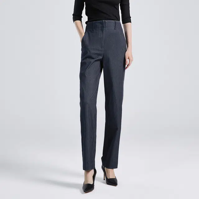 NINE WEST