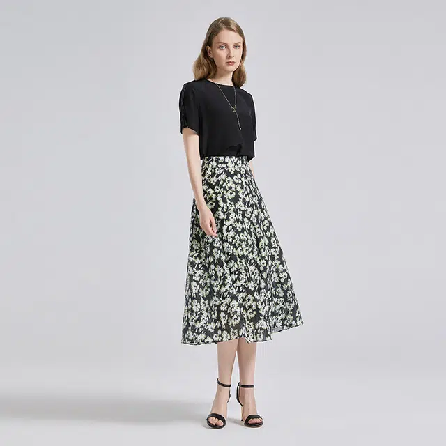 NINE WEST