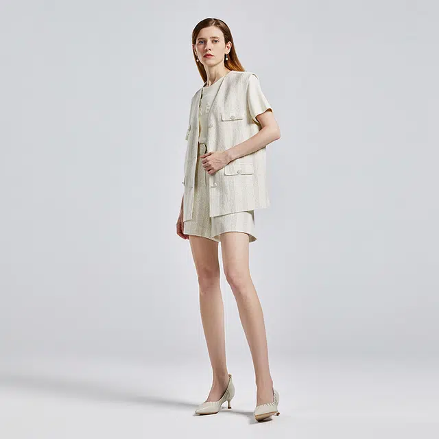 NINE WEST V