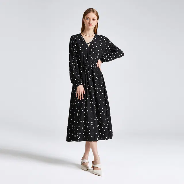 NINE WEST V