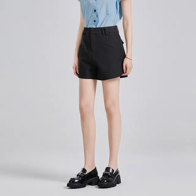 NINE WEST