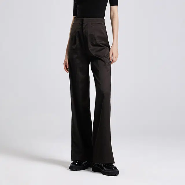 NINE WEST
