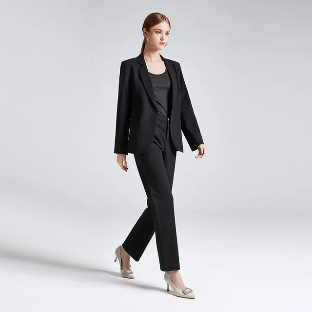 NINE WEST