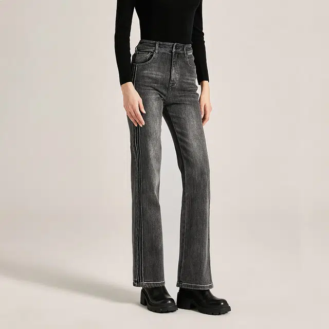 NINE WEST