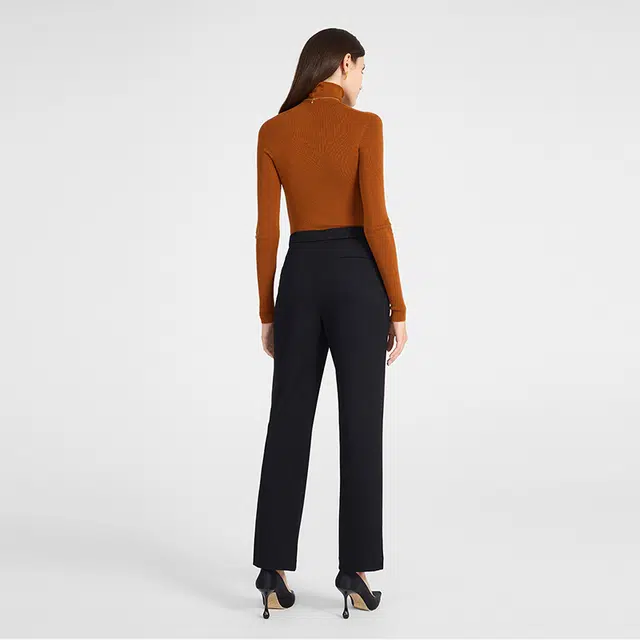 NINE WEST