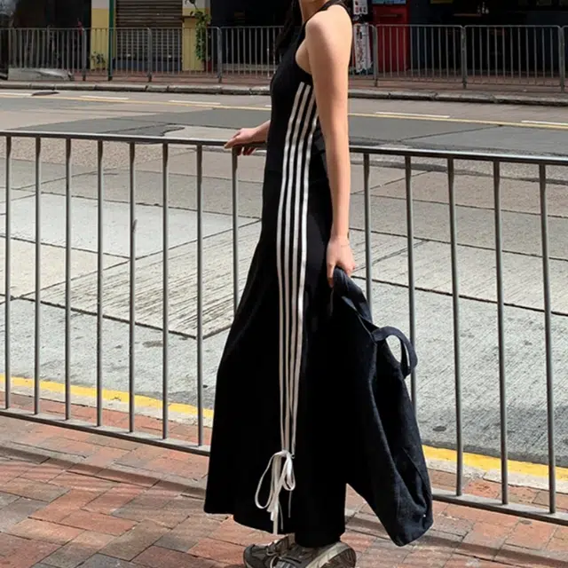 木清清 拼色圆领侧边系带设计无袖连衣裙 女款 黑色