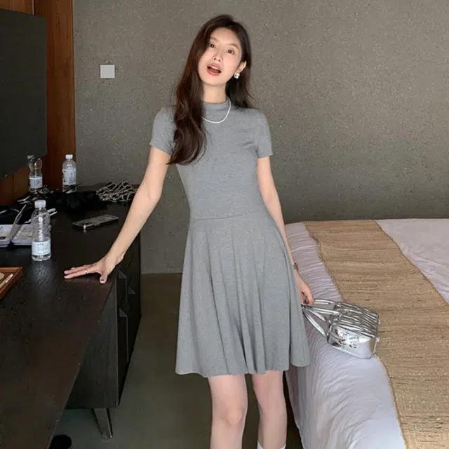 木清清 简约亲肤舒适圆领套头短袖连衣裙 女款 灰色