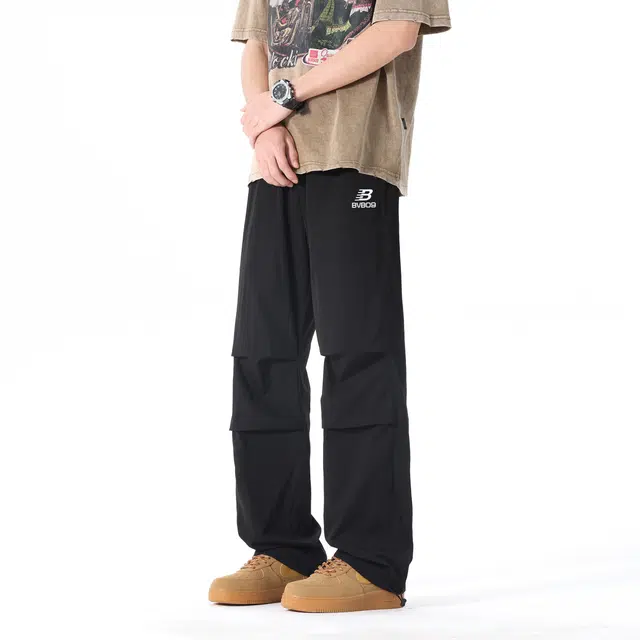 普鲁士多特蒙德 美式户外城市机能风品牌字母印花拼接褶皱薄款速干伞兵裤可收缩脚口宽松直筒百搭冰丝凉感透气弹力休闲裤 男女同款