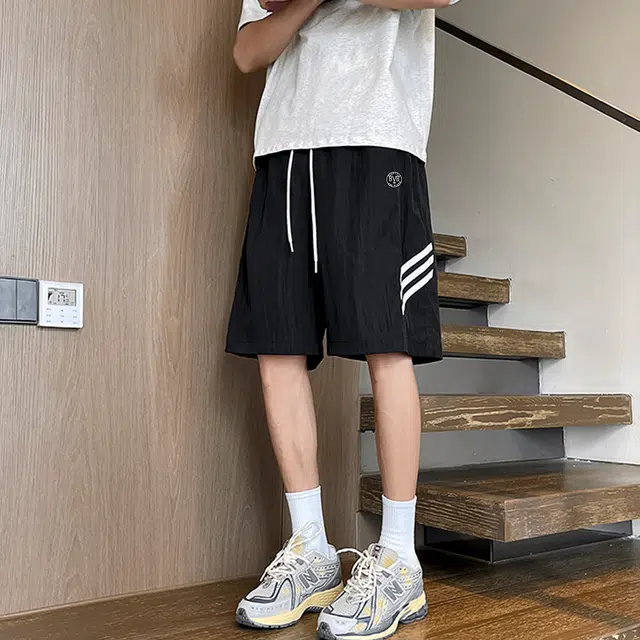 冰丝薄款冰感透气  普鲁士多特蒙德 美式高街轻薄速干侧面织带条杠多巴胺色系宽松舒适户外健身跑步运动篮球休闲短裤 男女同款