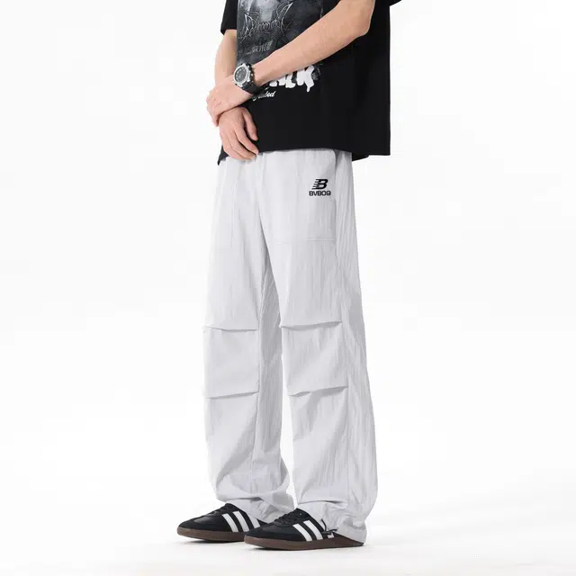 普鲁士多特蒙德 美式户外城市机能风品牌字母印花拼接褶皱薄款速干伞兵裤可收缩脚口宽松直筒百搭冰丝凉感透气弹力休闲裤 男女同款