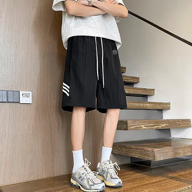冰丝薄款冰感透气  普鲁士多特蒙德 美式高街轻薄速干侧面织带条杠多巴胺色系宽松舒适户外健身跑步运动篮球休闲短裤 男女同款