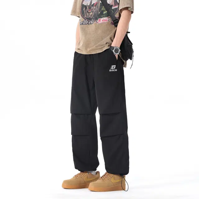 普鲁士多特蒙德 美式户外城市机能风品牌字母印花拼接褶皱薄款速干伞兵裤可收缩脚口宽松直筒百搭冰丝凉感透气弹力休闲裤 男女同款