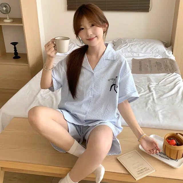 侘町 有趣人物简约清新柔软透气亲肤条纹卡通贴袋睡衣礼盒 女款 浅蓝色