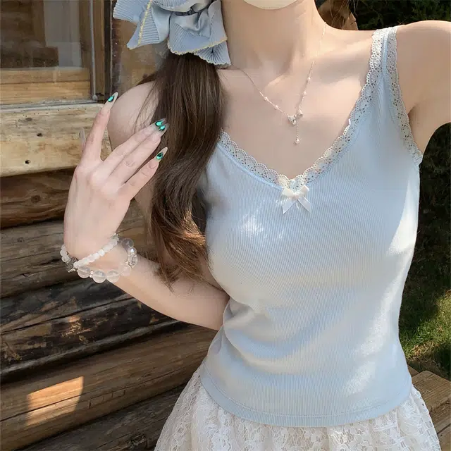 v