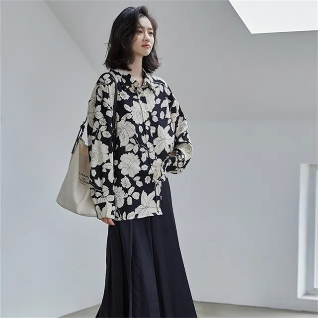 莫代尔 韩国百搭法式印花翻领贝壳扣长袖内搭衬衫 女款 花色