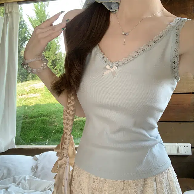 v
