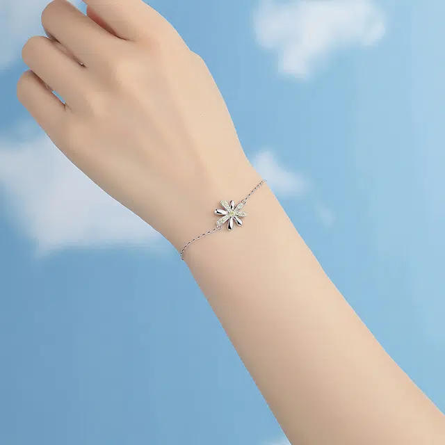 999