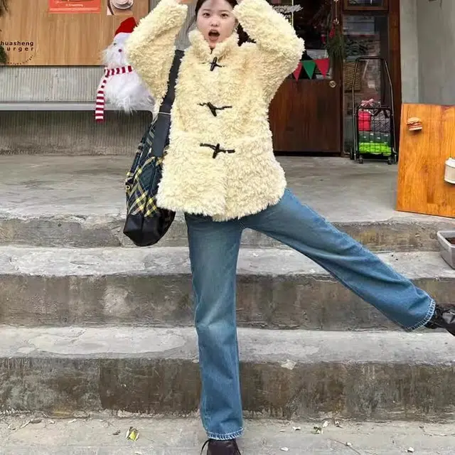 邓大喵 冬季羊羔长款外套加厚牛角扣保暖上衣毛毛大衣环保女皮草 女款