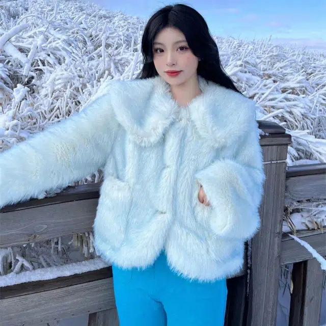 邓大喵 冬季毛毛渐变蓝色可爱甜美娃娃领保暖加厚短款外套女薄款皮草 女款